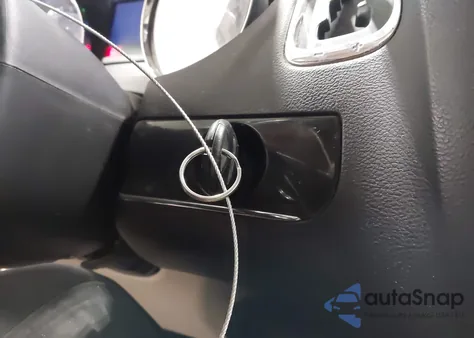 2011 Chrysler Town & Country Touring-L z USA, uszkodzony, nr VIN 2A4RR8DG6BR713510